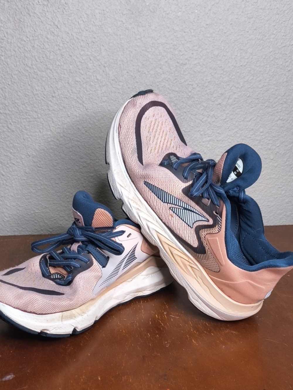 Altra Women's Running Shoes in Pink and Navy Size 8.5 AW